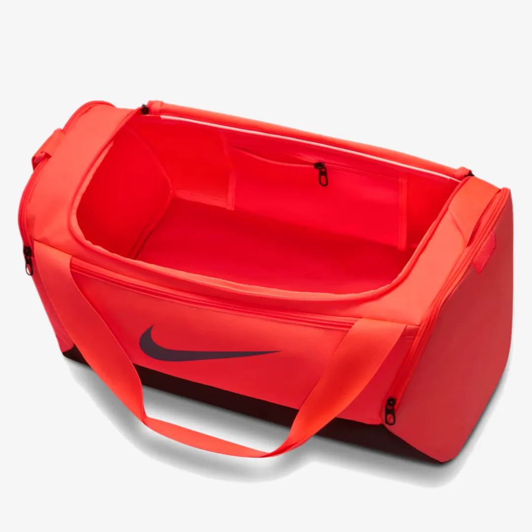 NIKE BRASILIA TRAINING DUFFEL BAG SMALL 41L HOT LAVA