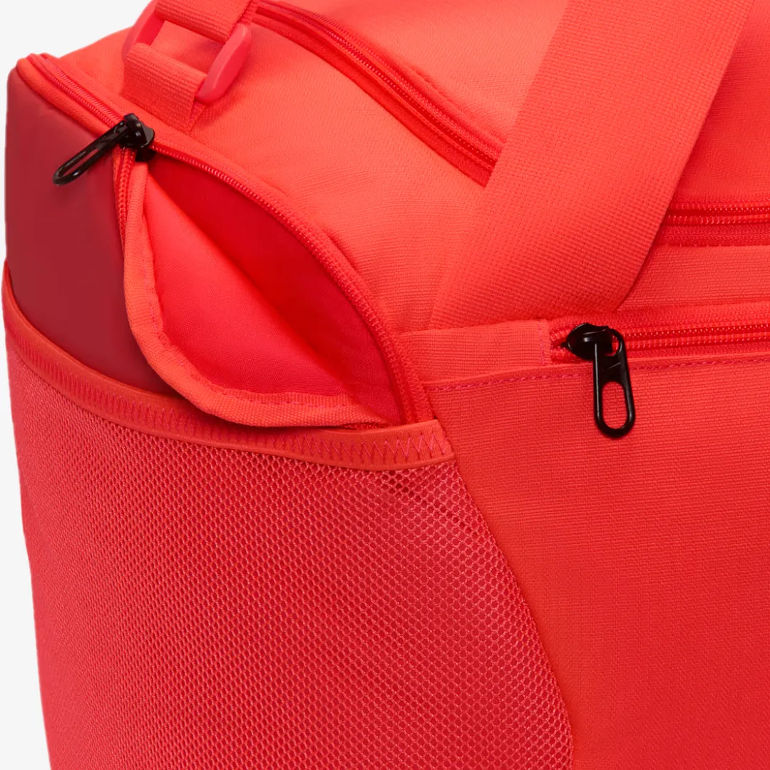 NIKE BRASILIA TRAINING DUFFEL BAG SMALL 41L HOT LAVA