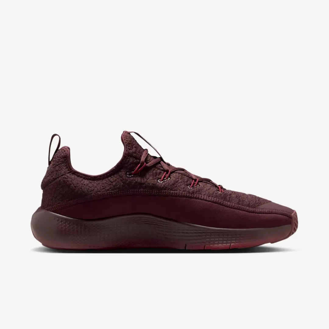 NIKE LEBRON TR 1 BURGUNDY CRUSH