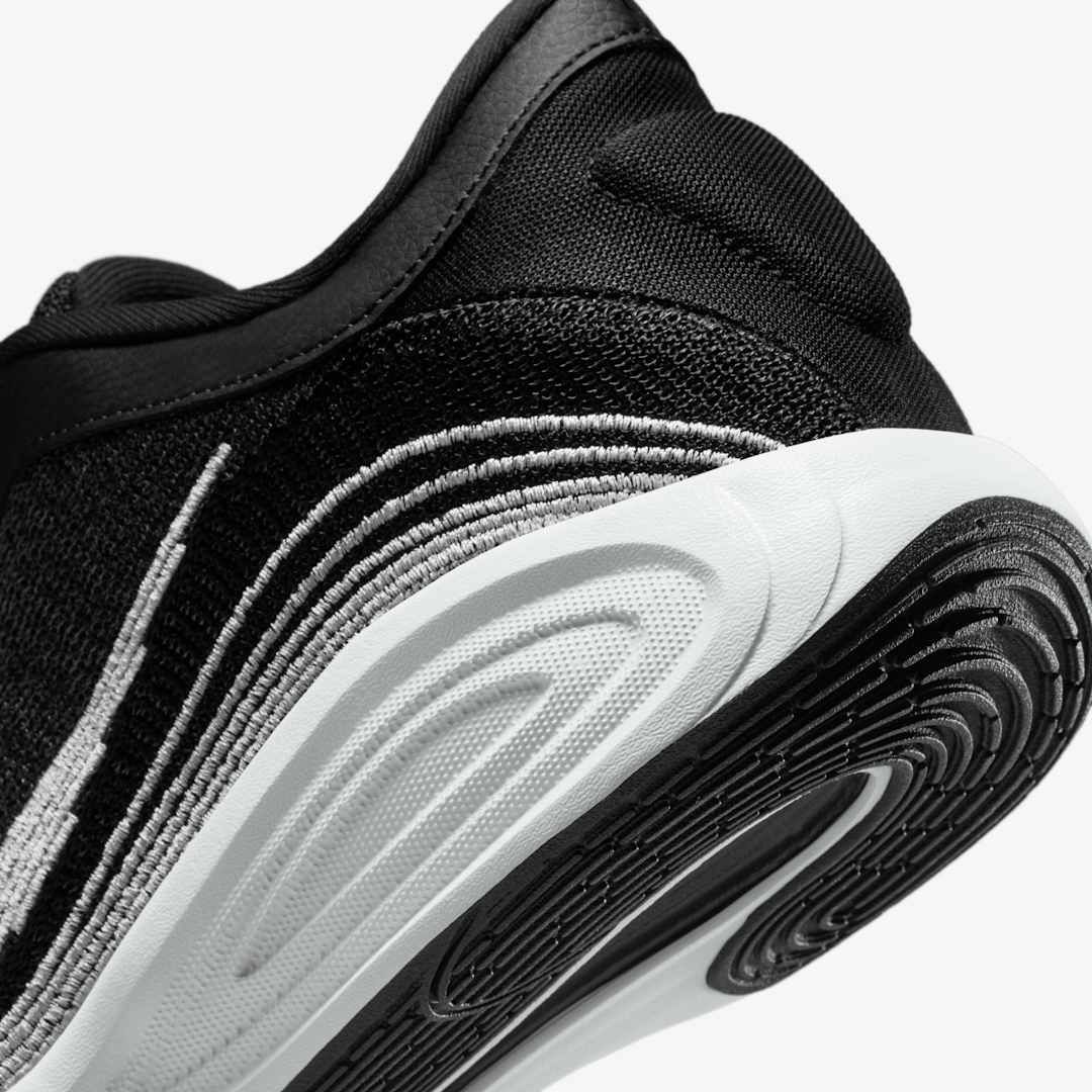 NIKE GT HUSTLE ACADEMY EP BLACK WHITE
