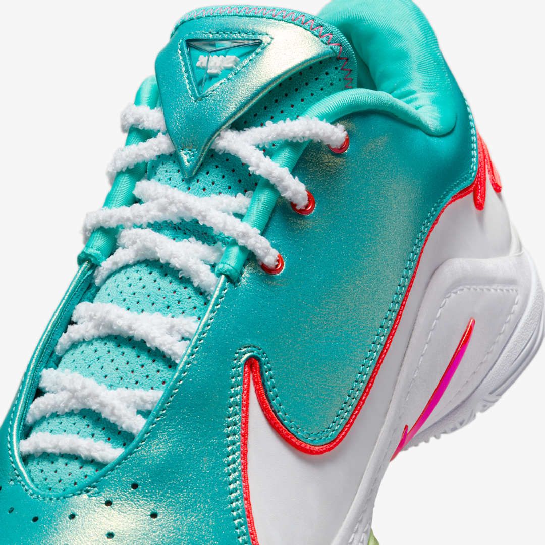 NIKE LEBRON 22 EP LIMELIGHT CHRISTMAS