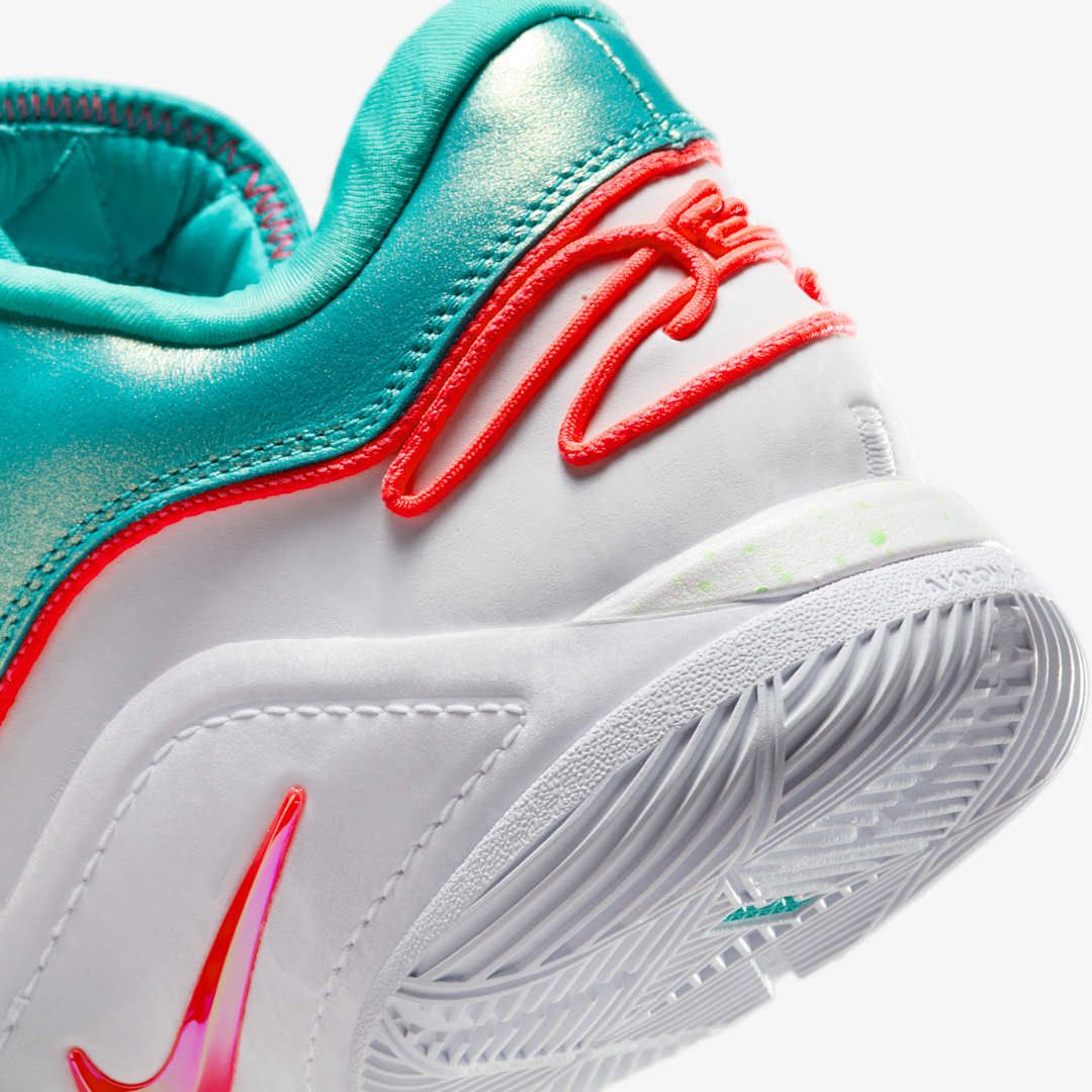 NIKE LEBRON 22 EP LIMELIGHT CHRISTMAS