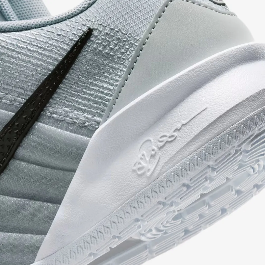 NIKE SABRINA 3 EP WOLF GREY WHITE